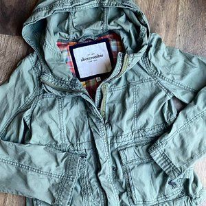 Abercrombie & Fitch brand girl's utility cargo jacket! Army Green!